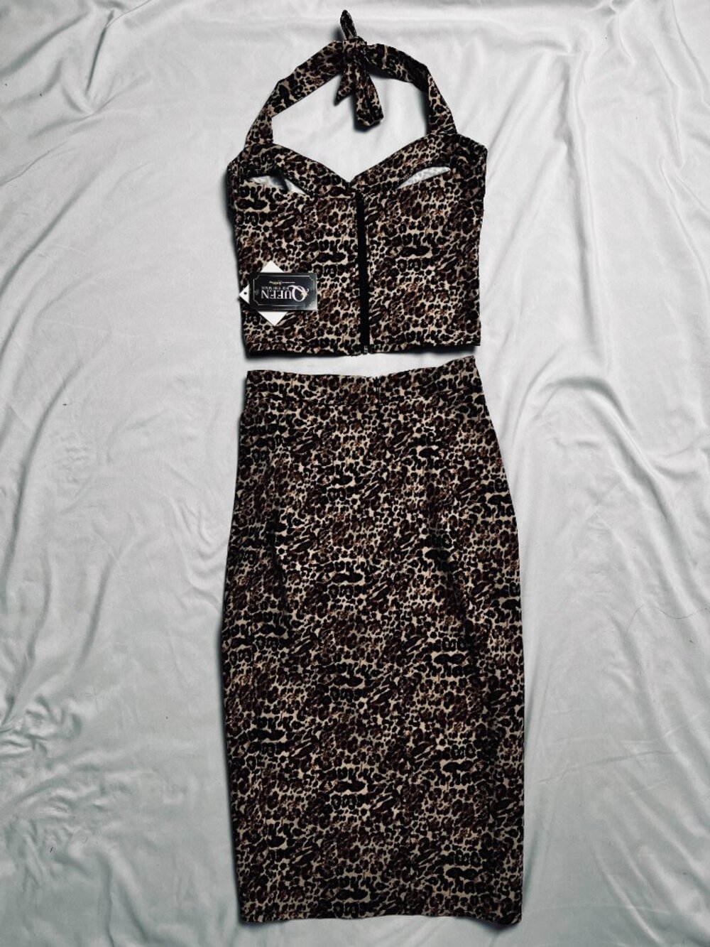 Queen Of The Main - Marie Set in Leopard - Picture 3 of 8